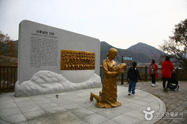 충북 단양여행 남한강 절벽 산책로 (사진출처=한국관광공사)